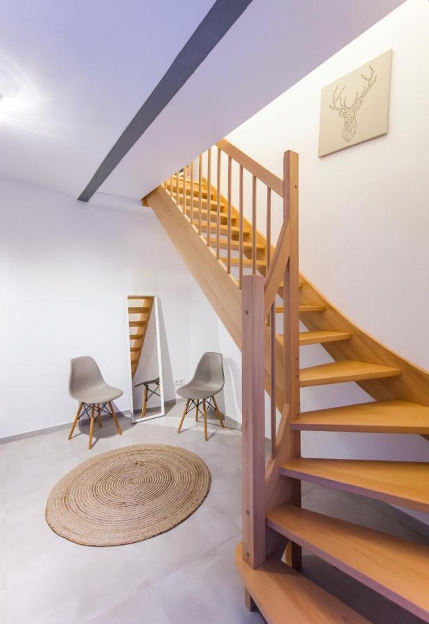 Moderne und gemütliche Ferienwohnung mit Terrasse und WALLBOX im FarmHouse Eckartsberg im Zittauer Gebirge Mittelherwigsdorf Exterior foto
