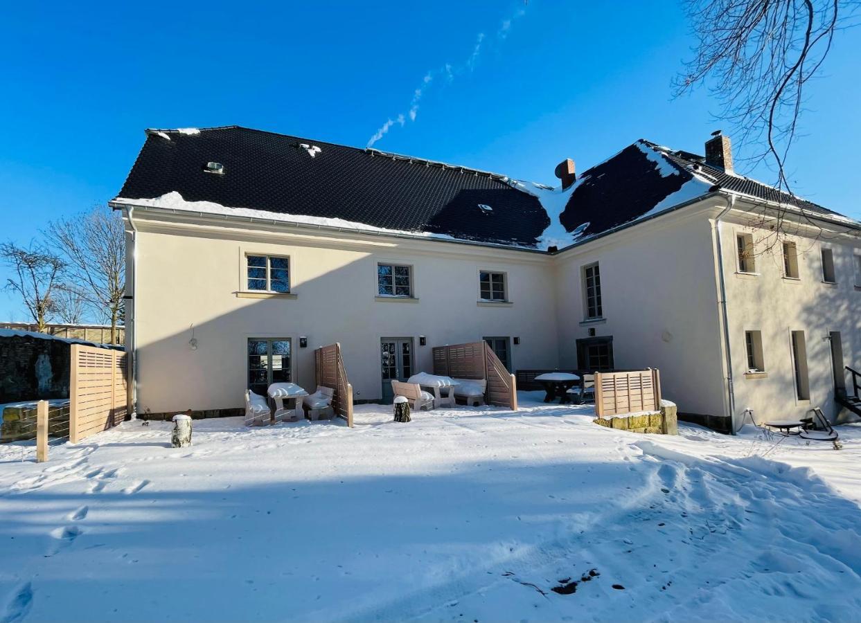 Moderne und gemütliche Ferienwohnung mit Terrasse und WALLBOX im FarmHouse Eckartsberg im Zittauer Gebirge Mittelherwigsdorf Exterior foto